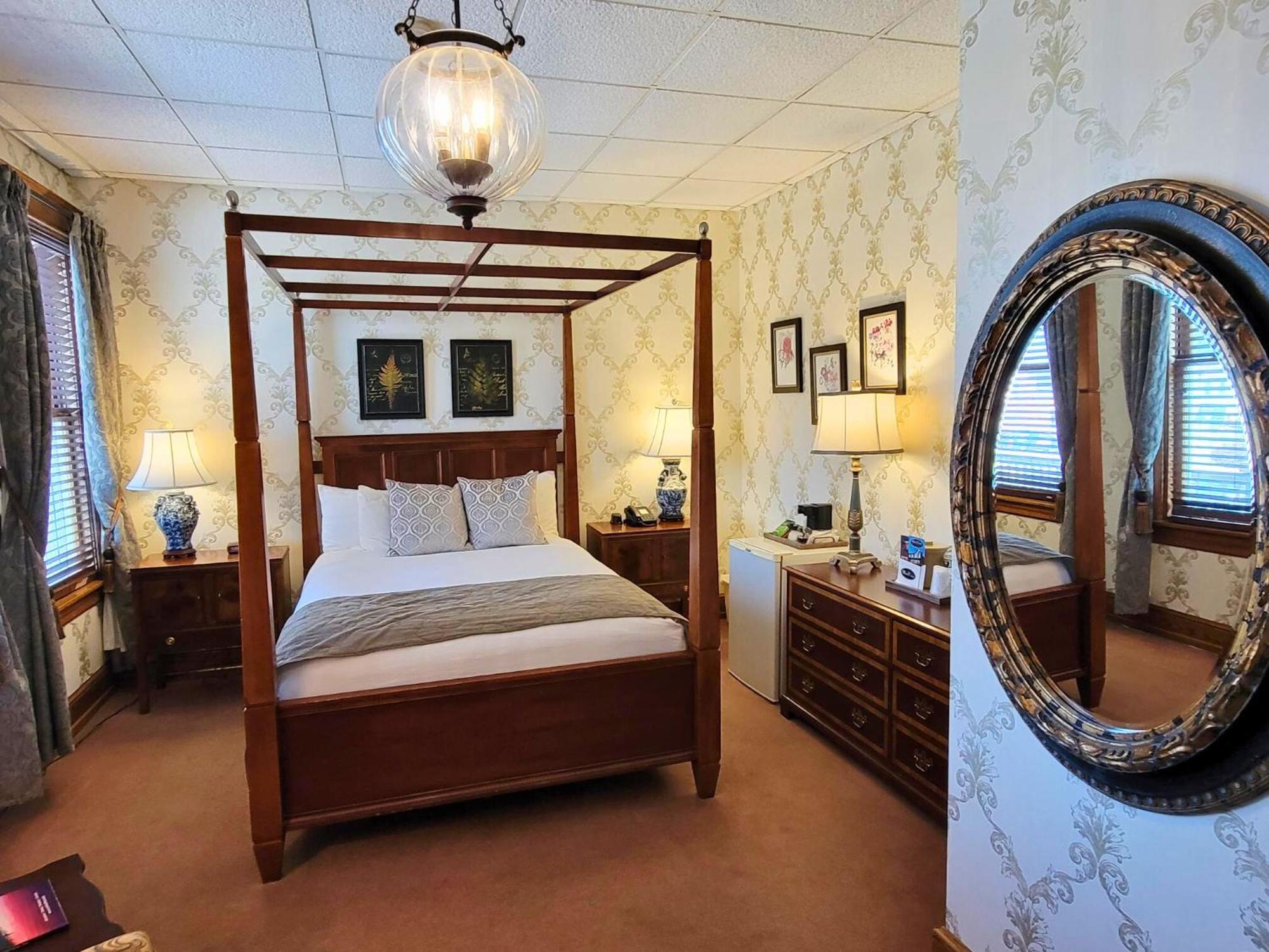 Altland House Inn & Suites Abbottstown Eksteriør billede