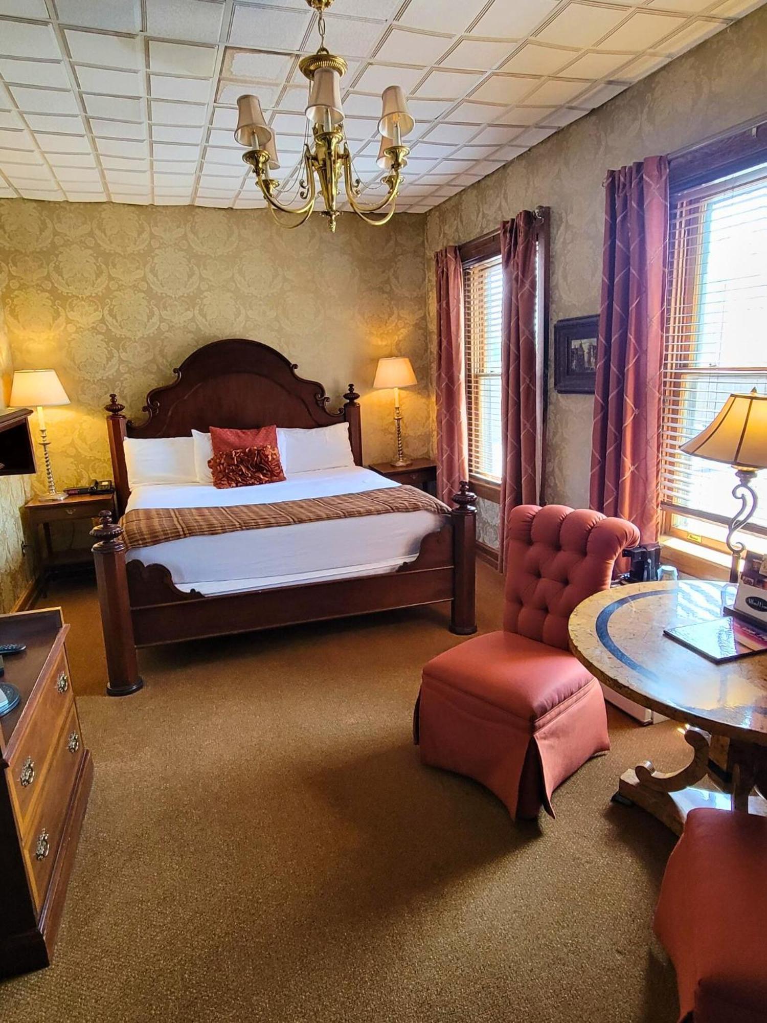 Altland House Inn & Suites Abbottstown Eksteriør billede